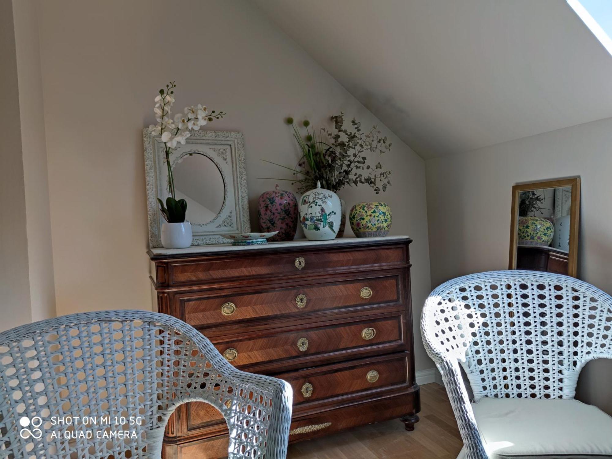 Reves & Riviere Bed & Breakfast Bilik gambar